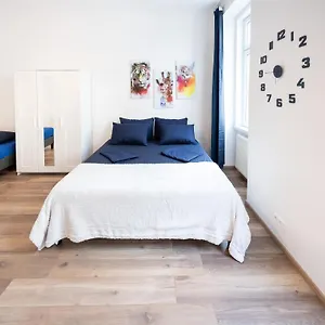 Radiant Premium - Fuenfhaus Appartement