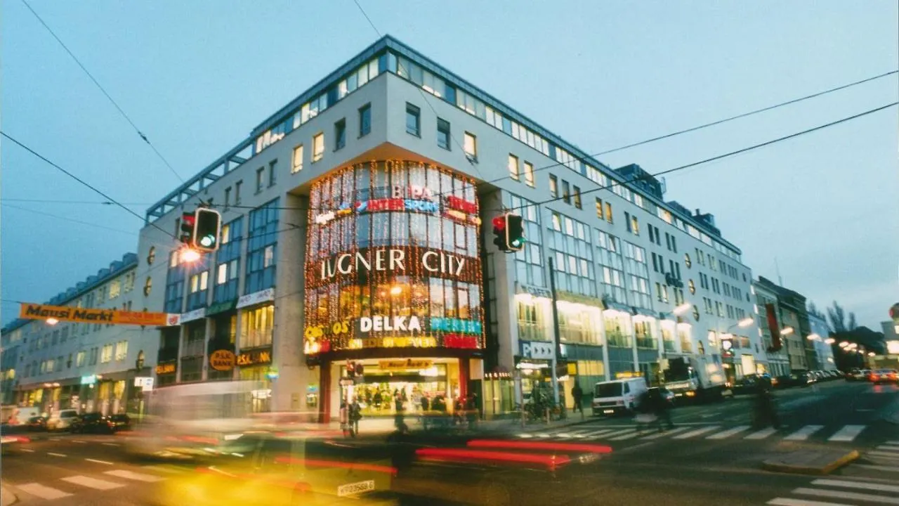 Vienna Shopping Center 8 Appartment